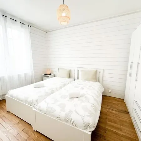 T2 Jardin, Centre, Gare, 5'plage Apartman