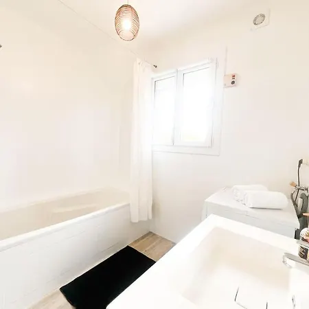 T2 Jardin, Centre, Gare, 5'plage Apartman *