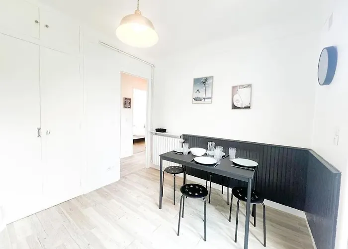 T2 Jardin, Centre, Gare, 5'plage Lejlighed *